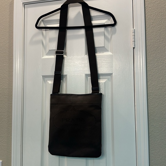 PRADA Authentic tessuto crossbody purse ❤️ - Picture 4 of 10